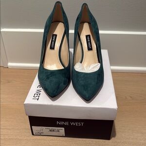 Nine West Green Suede Women's Pumps